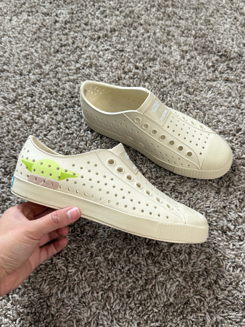 Native Shoes Jefferson Star Wars Women 7 Grogu Baby Yoda Waterproof Slip On Shoe